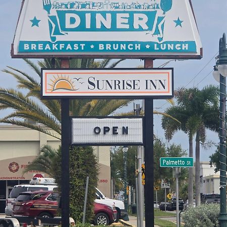 Sunrise Inn By Oyo Titusville Fl Exterior foto